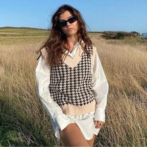 Women’s BBWM Woman Oversized Houndstooth Sleeveless Knit Sweater Vest S